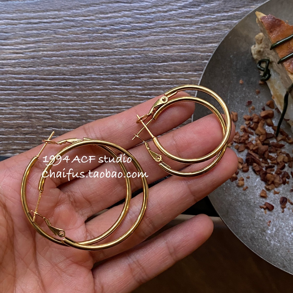 欧美简约素圈夸张显脸小耳环