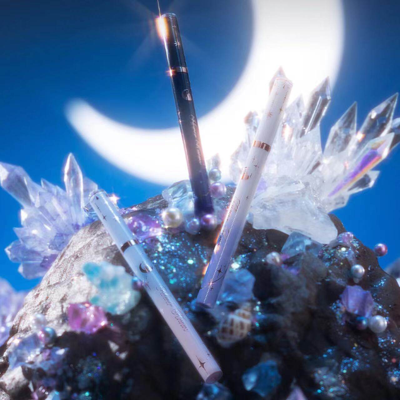 花知晓月光人鱼眼线液笔防水耐汗不易晕染持久极细眼线笔速干软头
