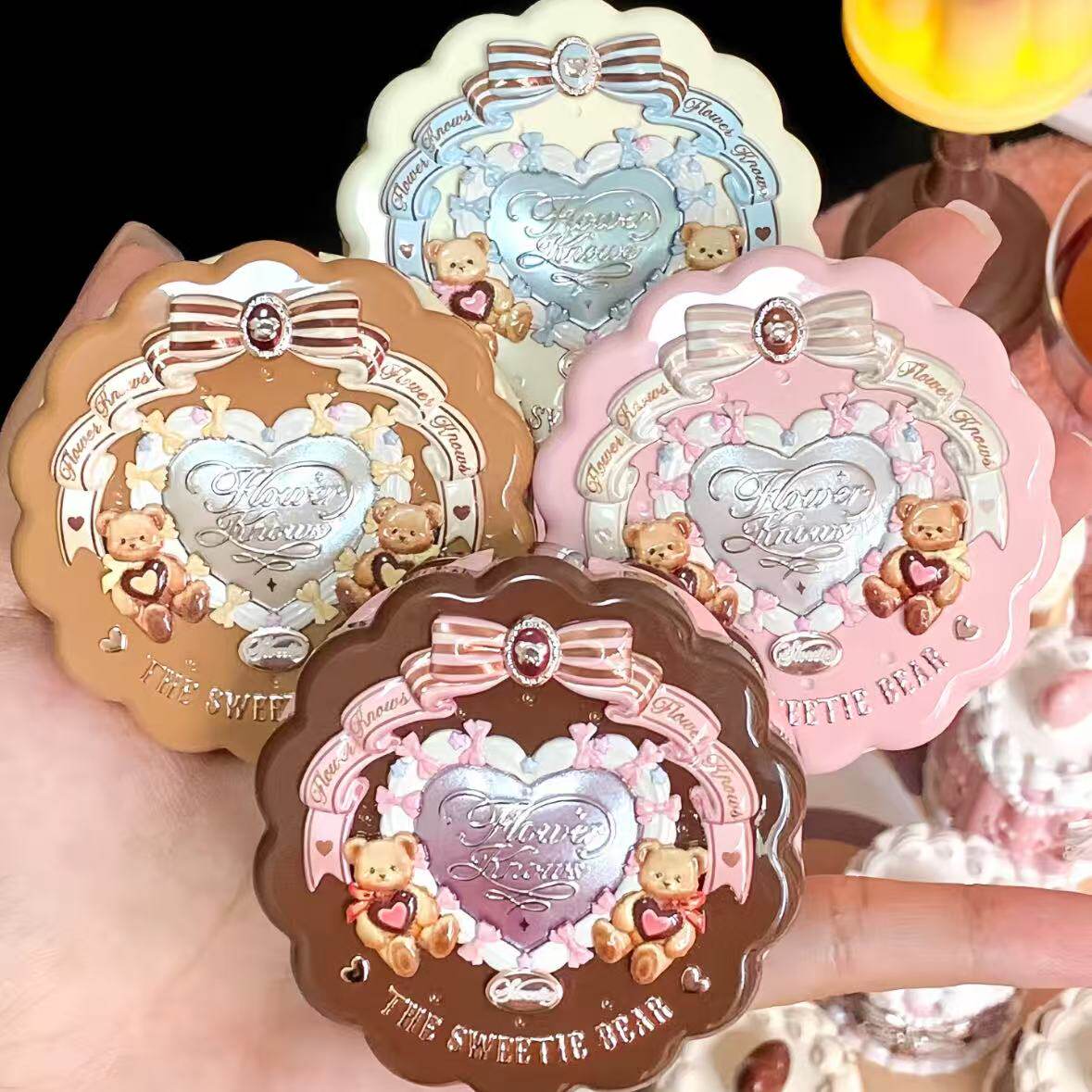花知晓甜心小熊丝缎浮雕腮红柔光感清透显色正品显气色曲奇晒红