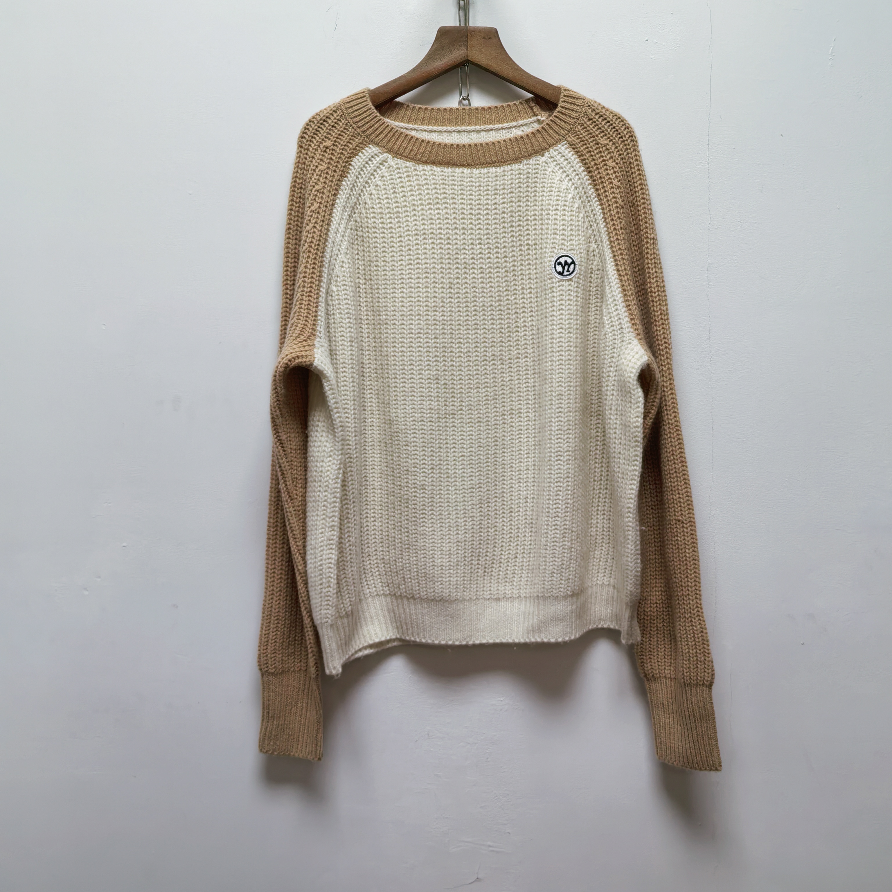 2025秋冬米色撞色圆领套头针织衫女宽松显瘦套头打底衫上衣女M710