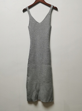 设计师样板去标2025夏季时尚百搭显瘦V领针织连衣裙女中长款H434