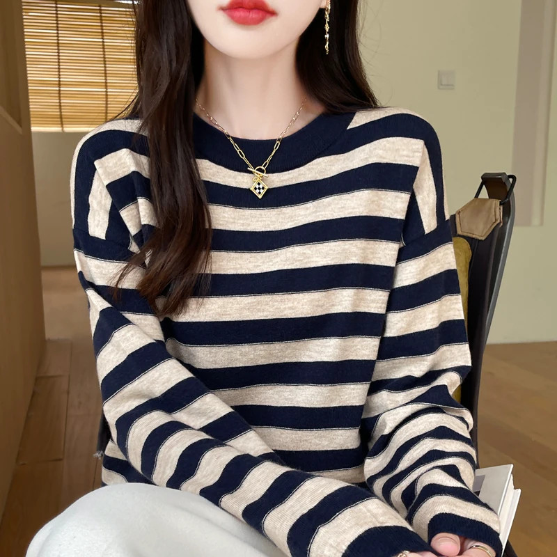 韩版洋气时尚条纹长袖圆领毛衣女2026秋冬新款宽松打底衫内搭上衣