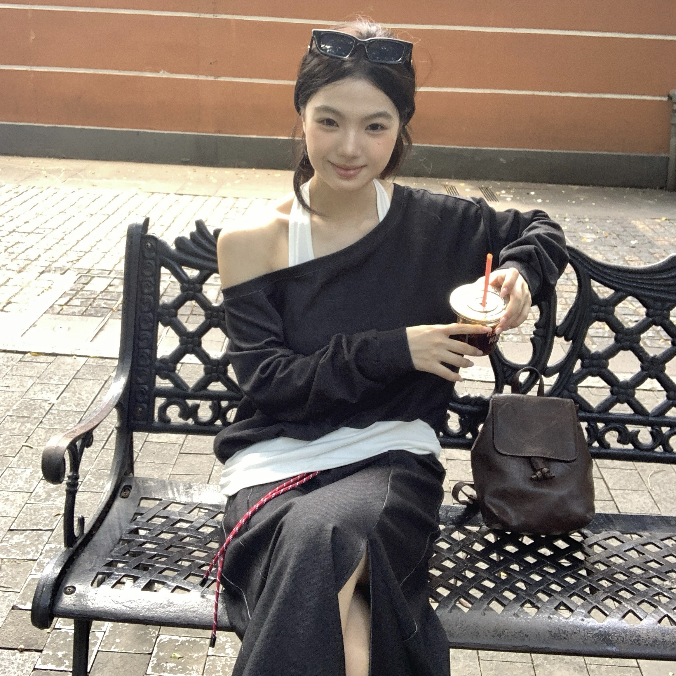 针织仿牛仔面料斜肩长袖t恤女