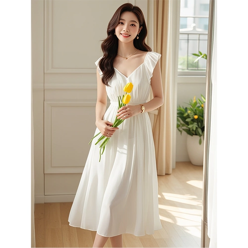 Элитное изысканное белое летнее платье, городской стиль, яркий броский стиль, по фигуре