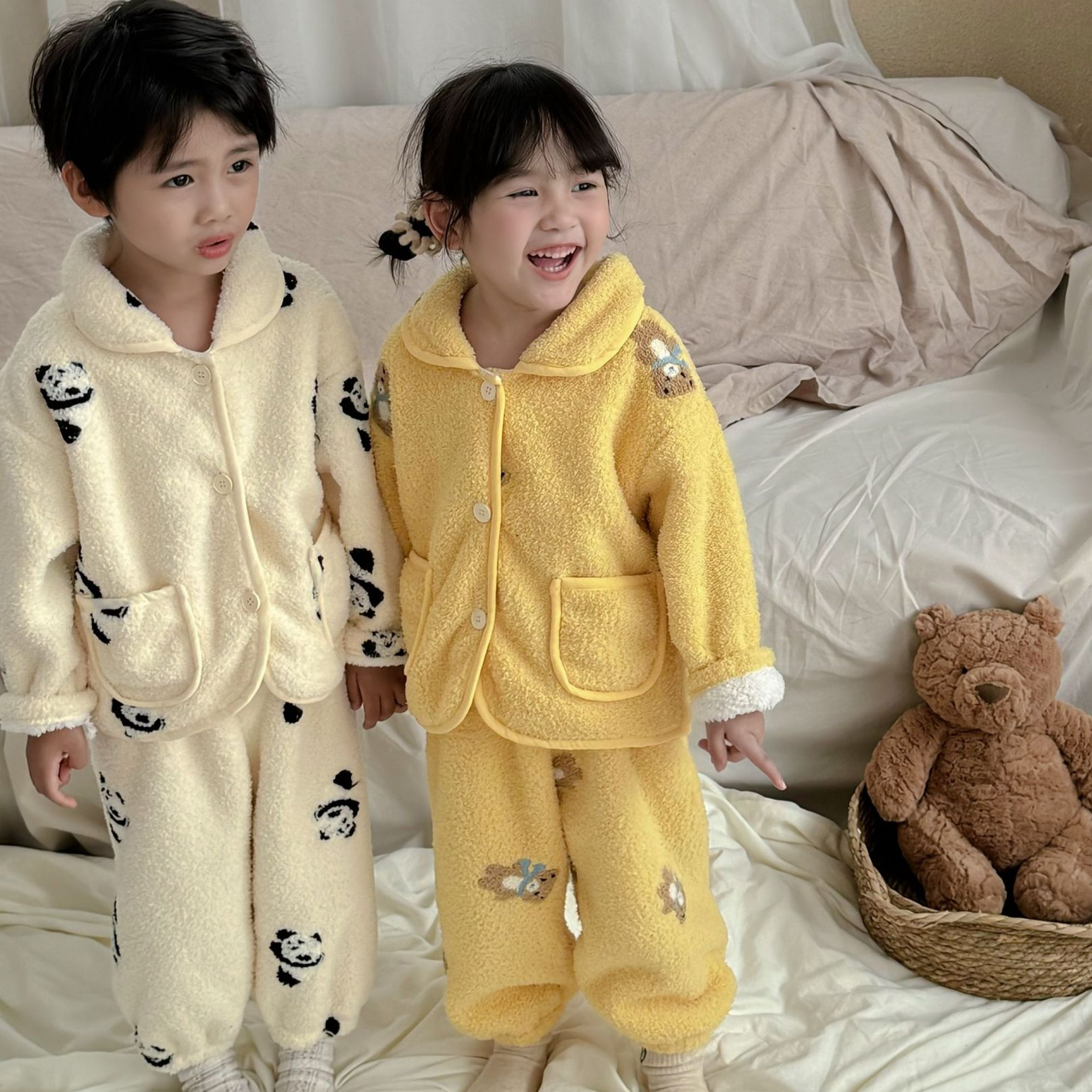 秋冬新款童装儿童双面云朵绒卡通家居服套装男女童宝宝毛绒睡衣裤