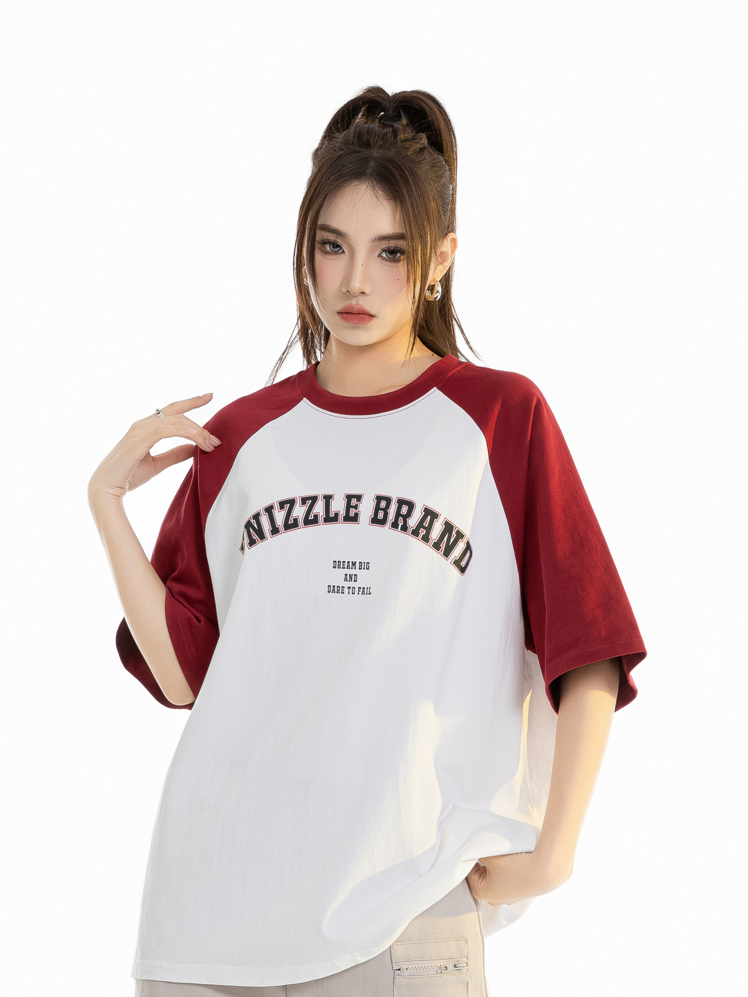 unizzle美式字母印花插肩袖