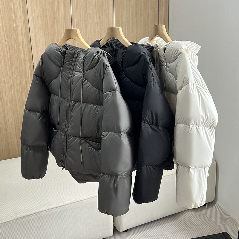 2025新款90白鸭绒羽绒服连帽时尚短款蓬松柔软泡芙面包女外套潮