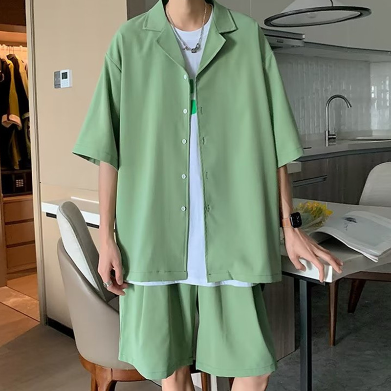 牛油果绿男生酷帅穿搭套装夏季高级感冰丝短袖衬衫沙滩短裤两件套