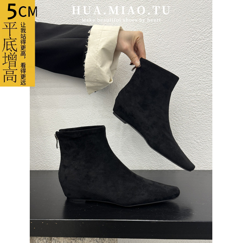 洋气尖头内增高小短靴加绒面低跟