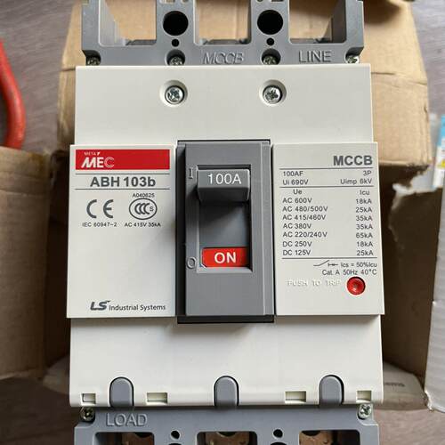 LS产电塑壳断路器ABH103b 3P 100A 带原。
