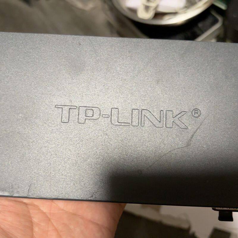 TL-SG2210P 全千兆云管理P0E交换机。