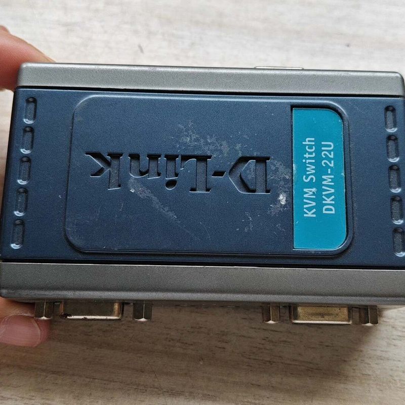 D-Link dlink DKVM-22U  KVM切换器