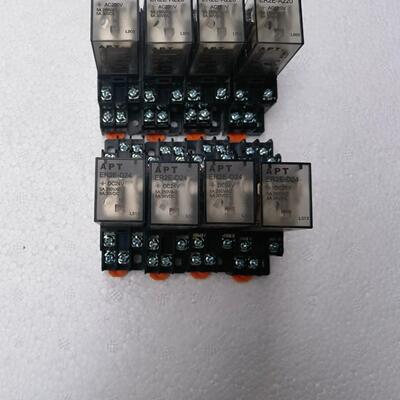 APT SYF08A小型继电器8脚底座ER2E-D