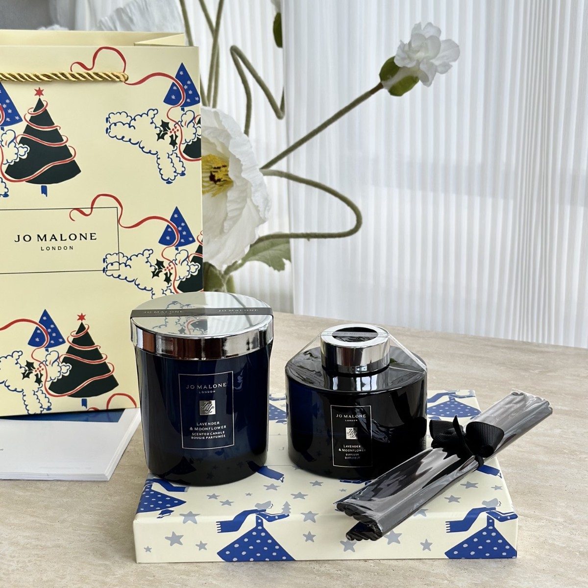 平替品香薰蜡烛英国梨蓝风铃烛台家用室内持久香氛小众生日伴手礼