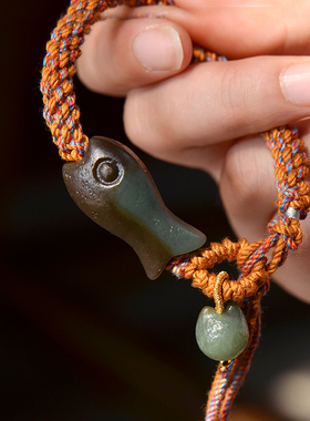 【猫叔旗舰店】新疆和田玉且末糖青复古精雕仿古鱼女士手牌吊坠