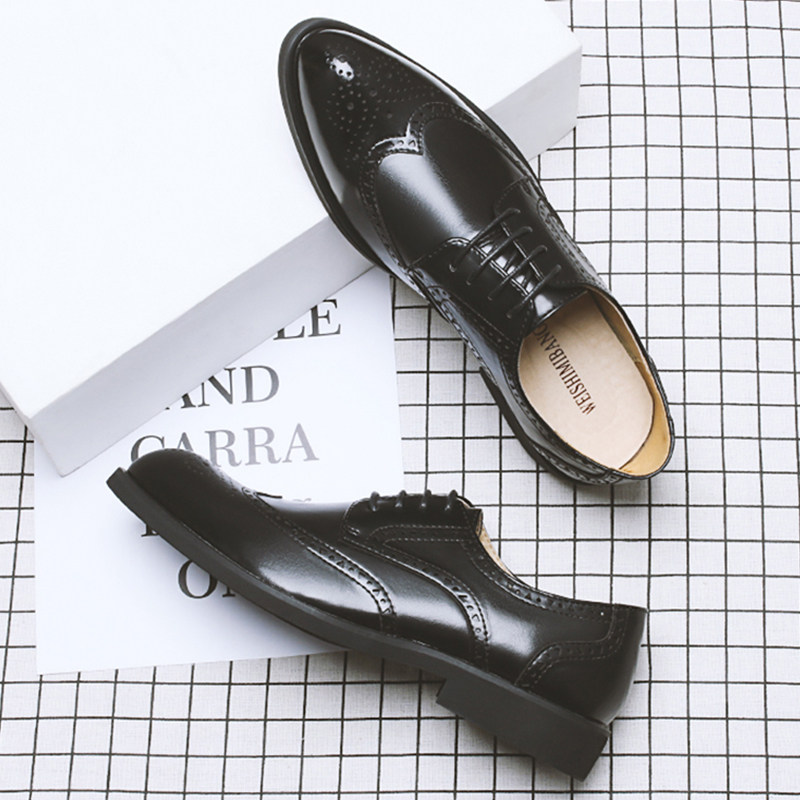 LEATHER SHOES MENS 2024 BROGUE CARVED WEDDING GROOM SHOES KOREAN VERSION OF THE TREND OF 100 SUITS AND HAIRSTYLISTS MENS SHOES