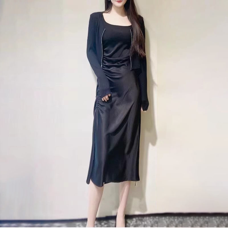 艾诺丝2023春专柜正品黑色拼接显瘦中长款开叉吊带连衣裙30329813