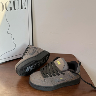 新款 情侣百搭运动休闲鞋 深灰色面包鞋 超火爆款 ins潮美式 2025冬季