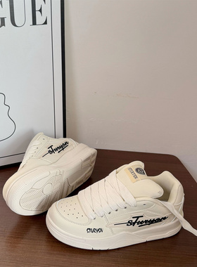 ins韩版学生原创米色面包鞋女2025冬季新款板鞋百搭休闲小白鞋子