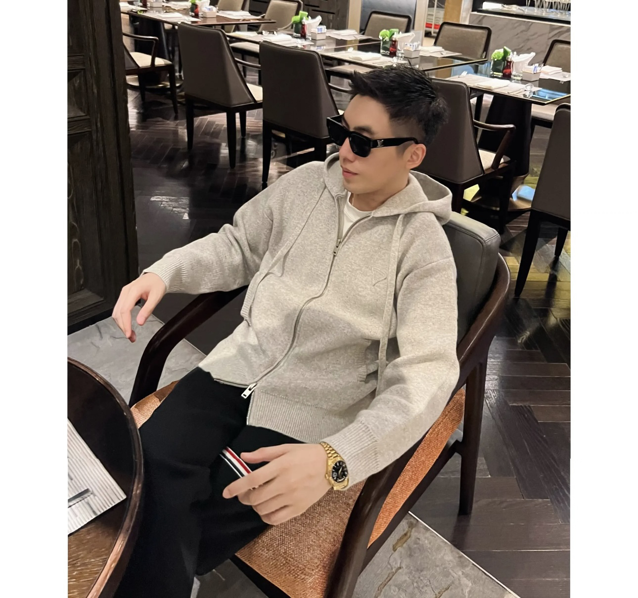 三角徽章毛衣秋冬重磅羊毛混纺搭连帽毛衣开衫保暖夹克外套雅痞