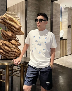 【Miu风趣味】夏日清爽立体闪钻蓝色花朵圆领情侣男士短袖T恤9803