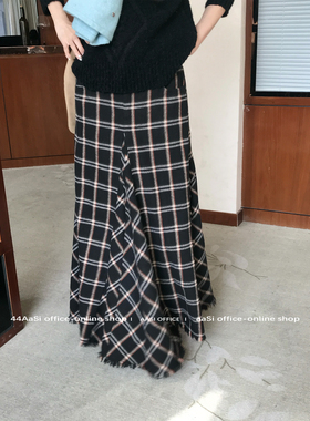 44AaSi 格廊记事本 毛呢格纹复古流苏鱼尾宽松显高半身A字长裙冬