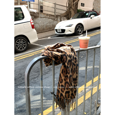 44AaSi 氛围叠加 豹纹流苏毛绒感秋冬复古保暖围巾围脖披肩