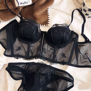 美貌暴击 黑色/白两色 内搭外穿鱼骨短款蕾丝吊带上衣性
