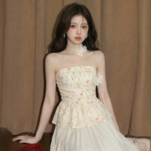 法式碎花挂颈抹胸吊带背心女夏多巴胺泰式独特绝美花苞蓬蓬小上衣
