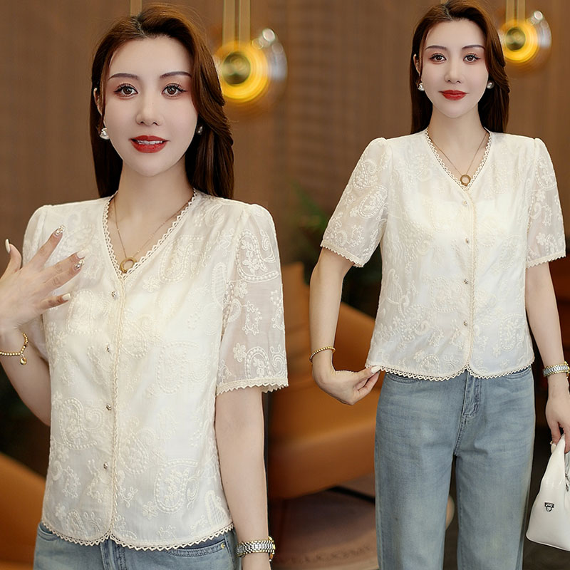 v领短袖蕾丝衬衫女夏季2025年新款洋气小衫减龄修身显瘦刺绣上衣