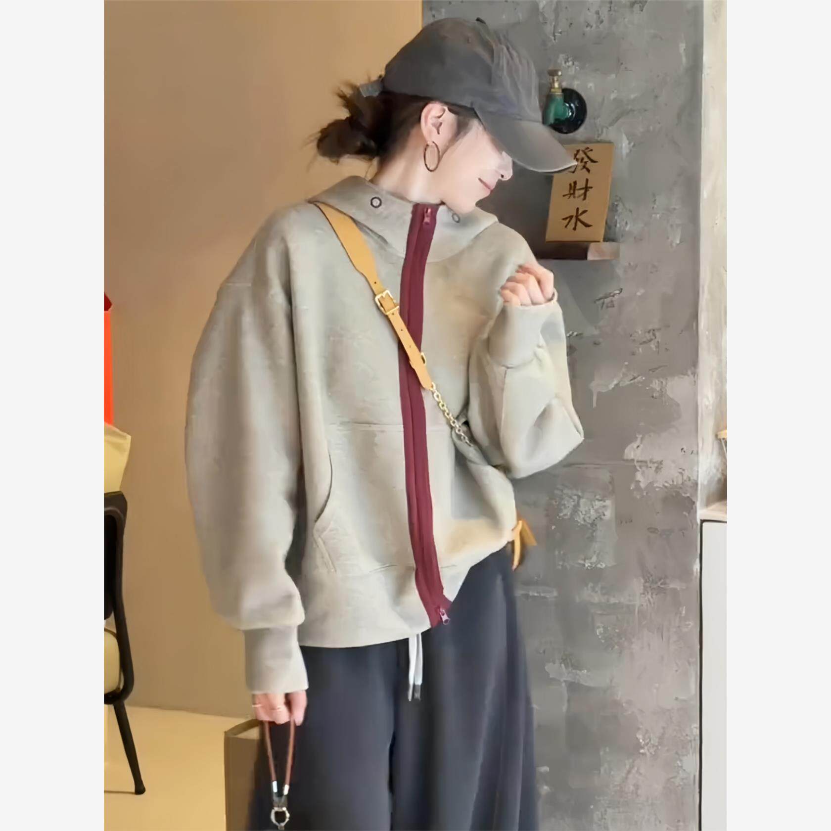 灰色连帽卫衣外套女款秋2025新款早秋季撞色独特漂亮女士开衫上衣