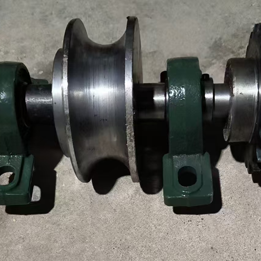 养殖上料机配件地轮自动喂料机轨道钢制轮地轮轴