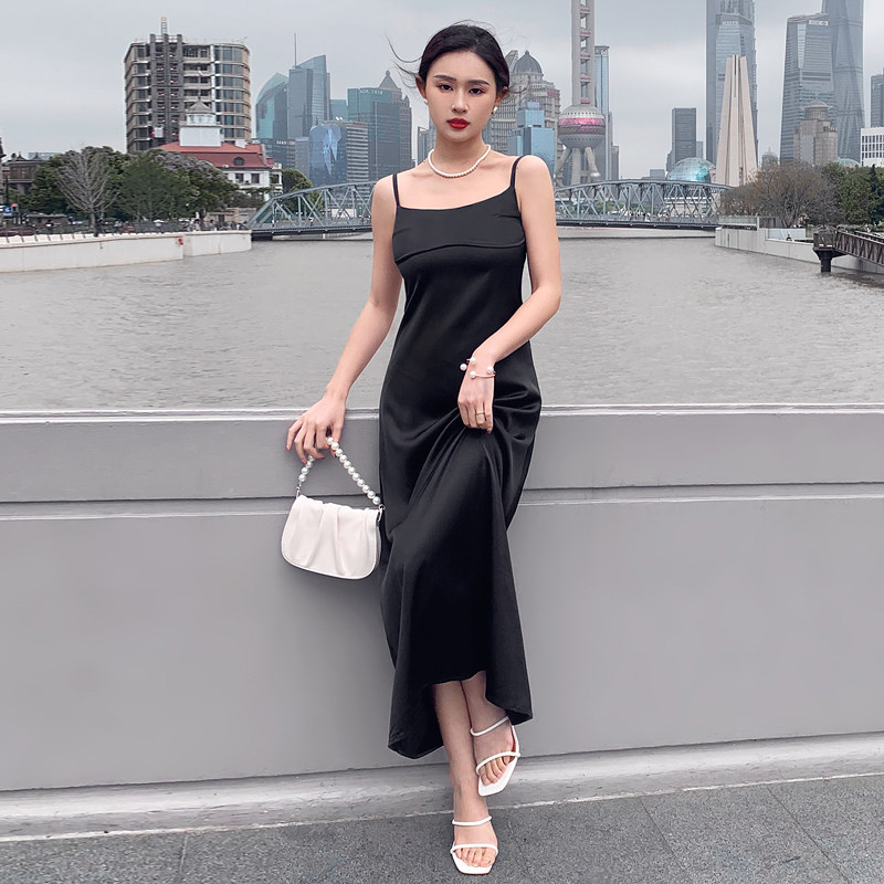 黑色吊带高腰显瘦连衣裙长裙图片