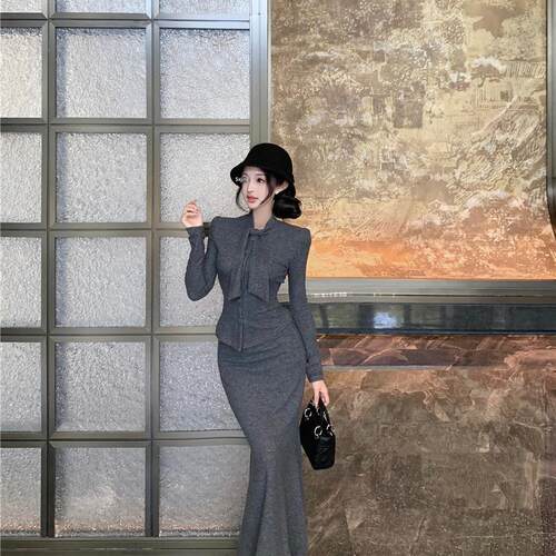 古典美人时髦精致千金轻熟灰色飘带领结上衣半身裙两件套套装女