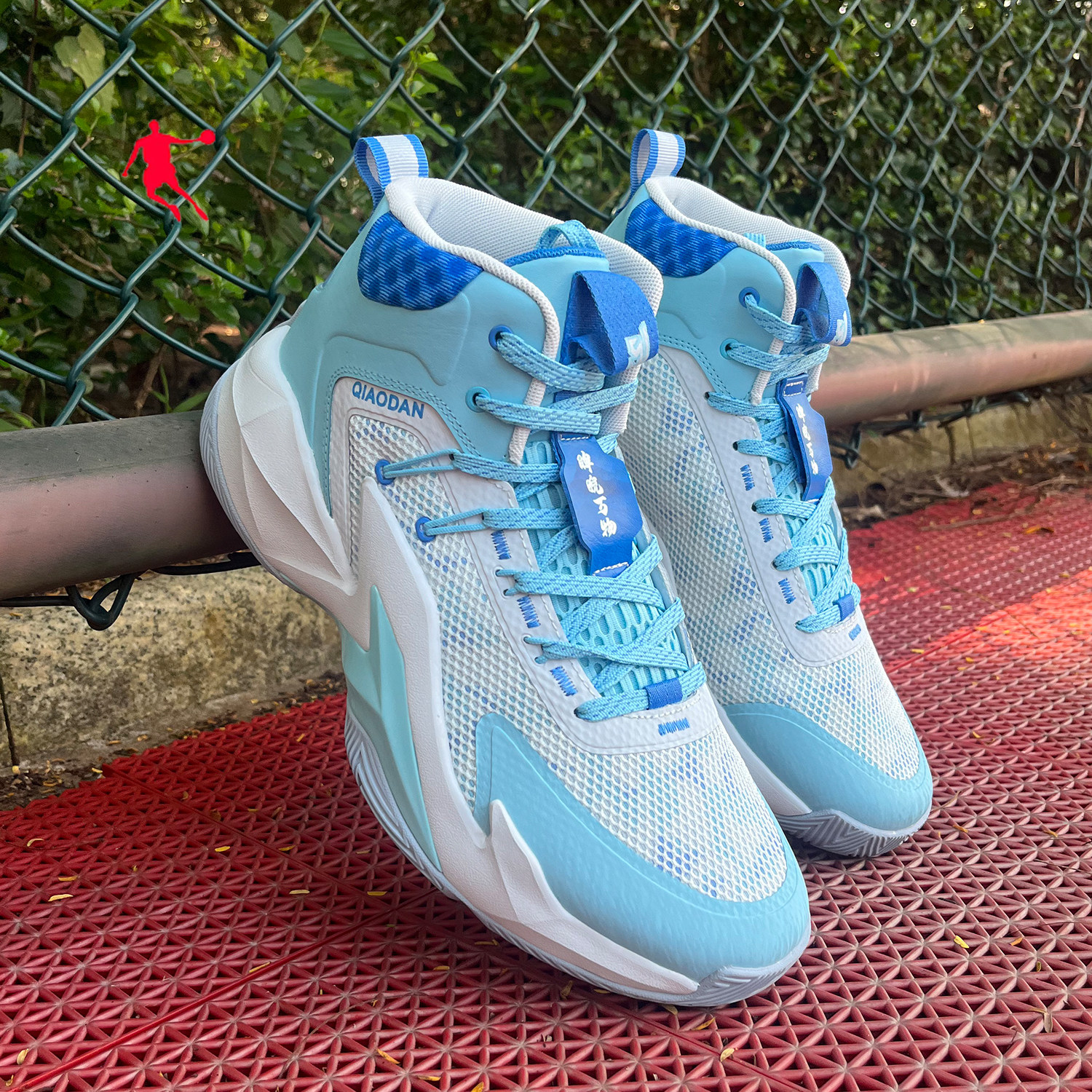 穿3年不坏！乔丹碳板打球鞋