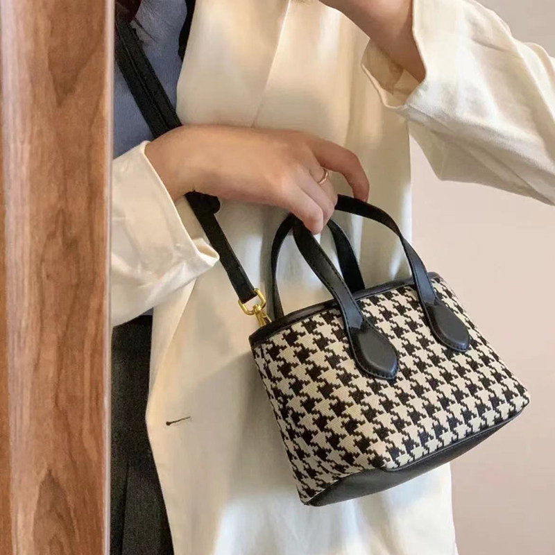 小众设计秋冬包包女2026新款潮百搭千鸟格手提斜挎包小包包手机包