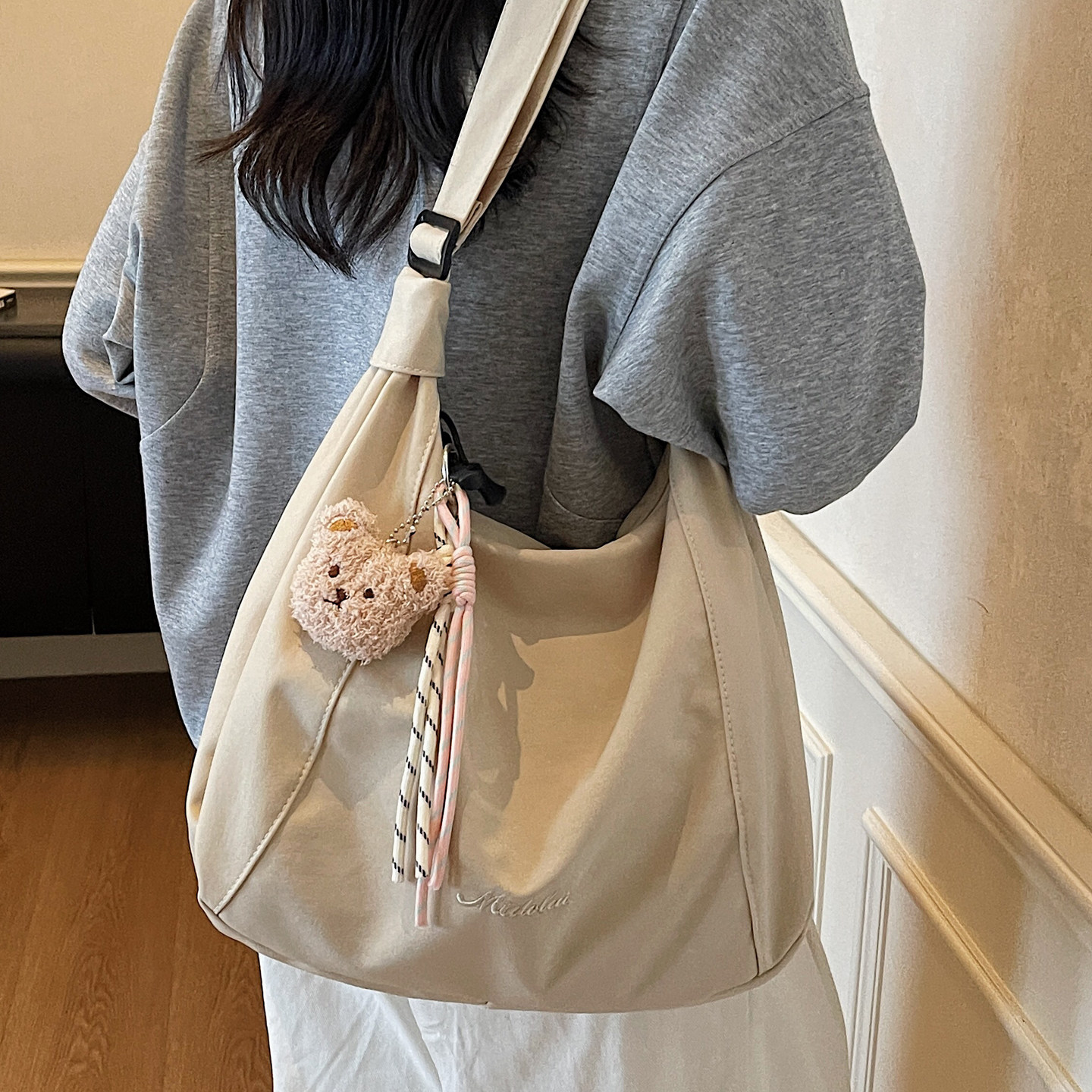 休闲日系包包女2026新款秋冬时尚百搭斜挎包大学生上通勤便托特包