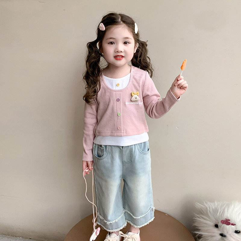 女童春季上衣2025新款洋气卡通春装小女孩宝宝可爱假两件坑条长袖