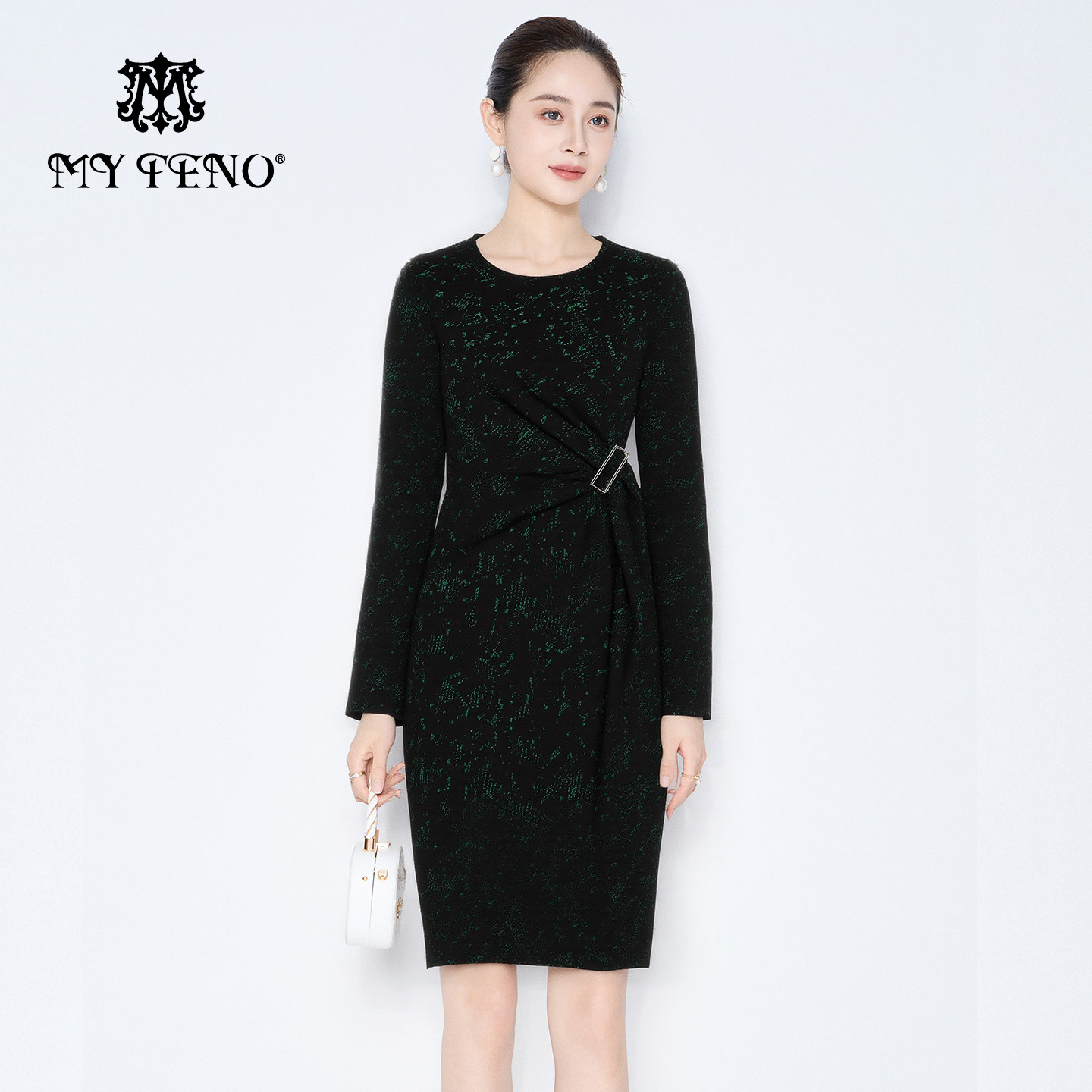 马天奴2025秋冬新款圆领长袖提花针织连衣裙子收腰显瘦时尚气质女