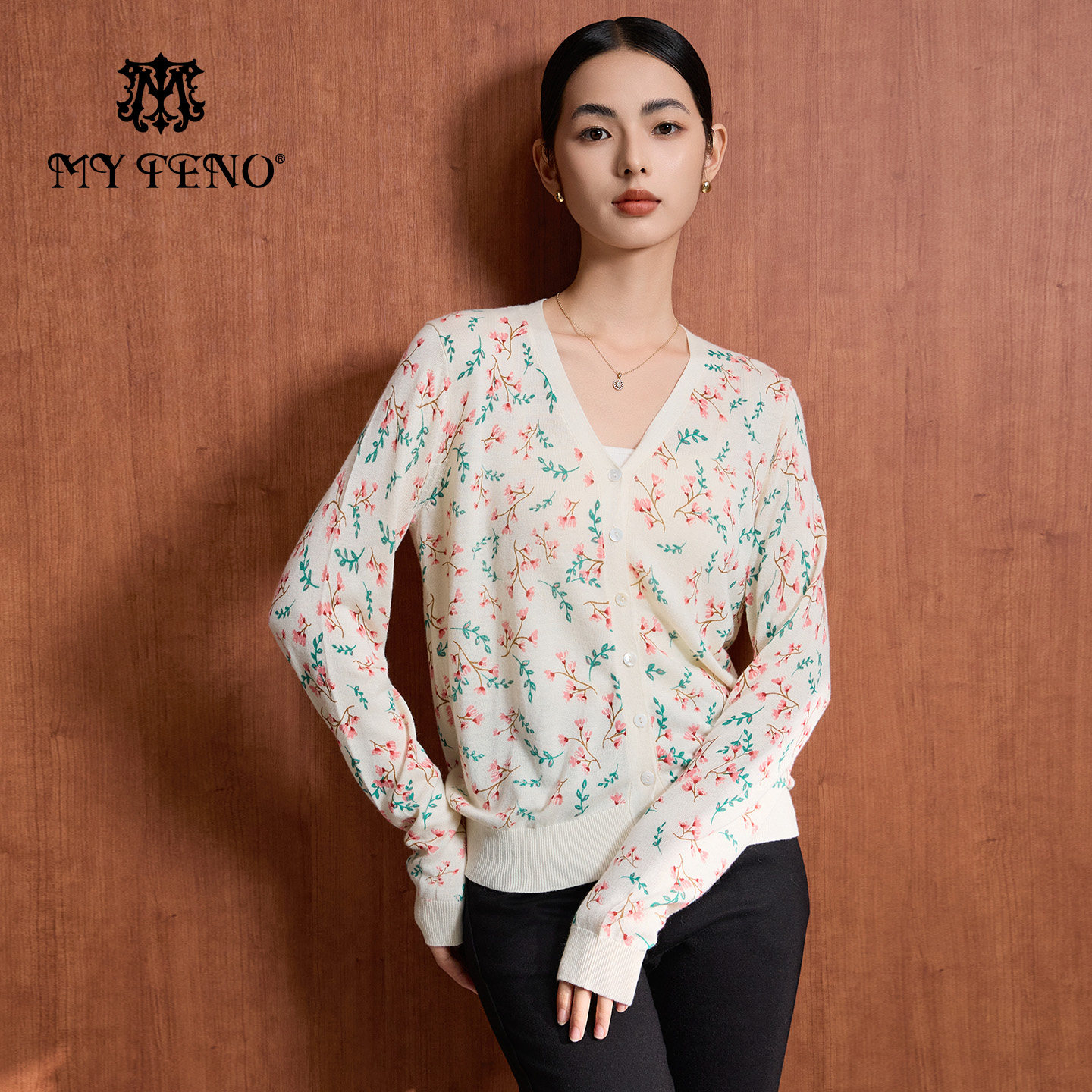 马天奴秋冬女装杏色棉质印花V领单排扣针织开衫小衫毛衫气质时尚,女装/女士精品,毛针织衫,淘宝优惠券,粉丝福利购,淘宝优惠卷