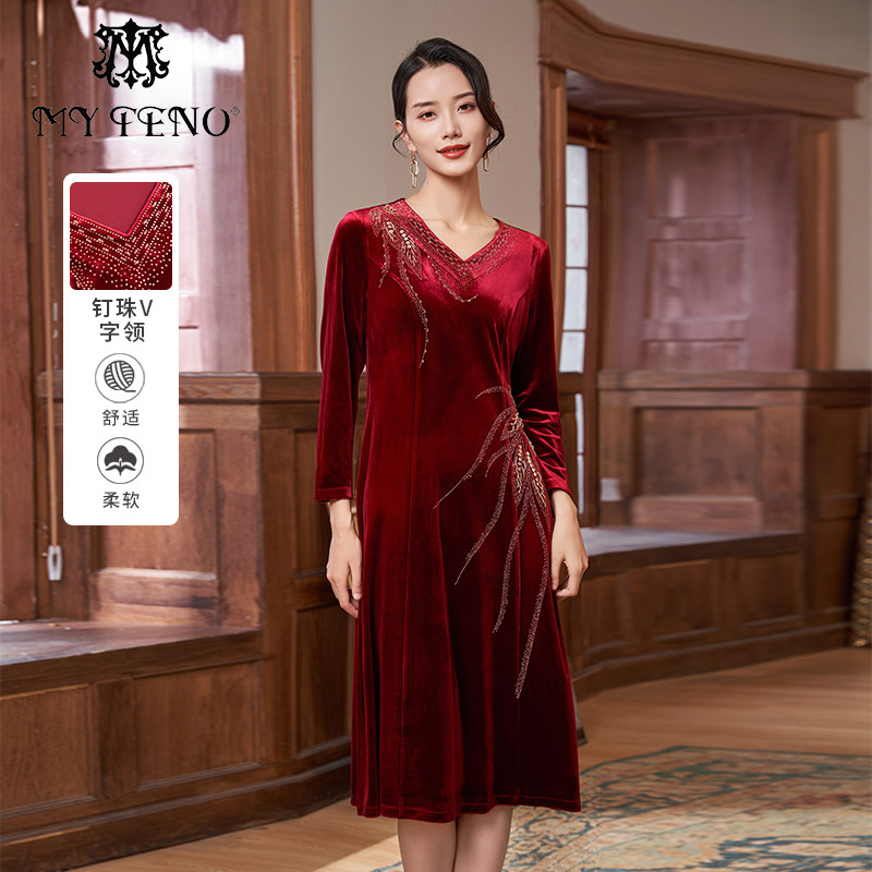 马天奴秋冬新款女红色丝绒钉珠绣花连衣裙子圆领长袖收腰婚宴礼裙