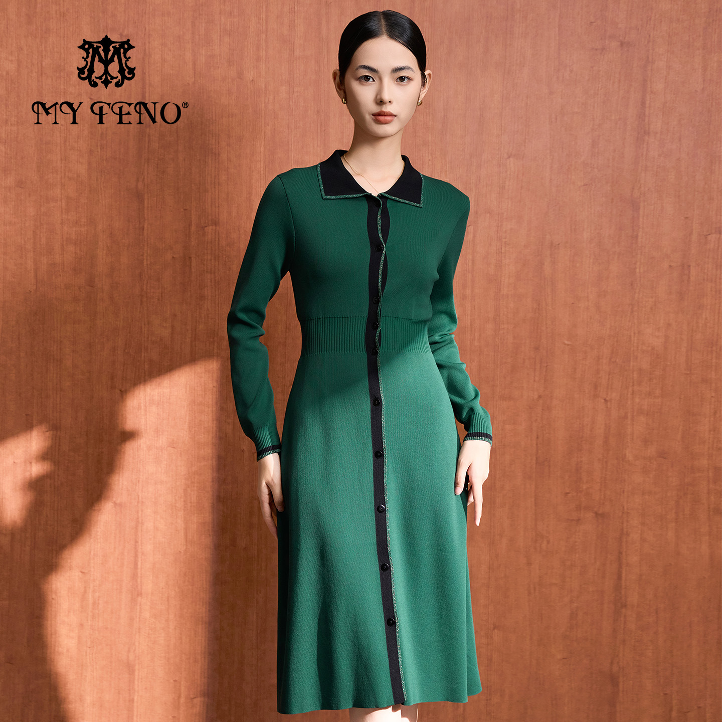 马天奴撞色翻领修身针织连衣裙