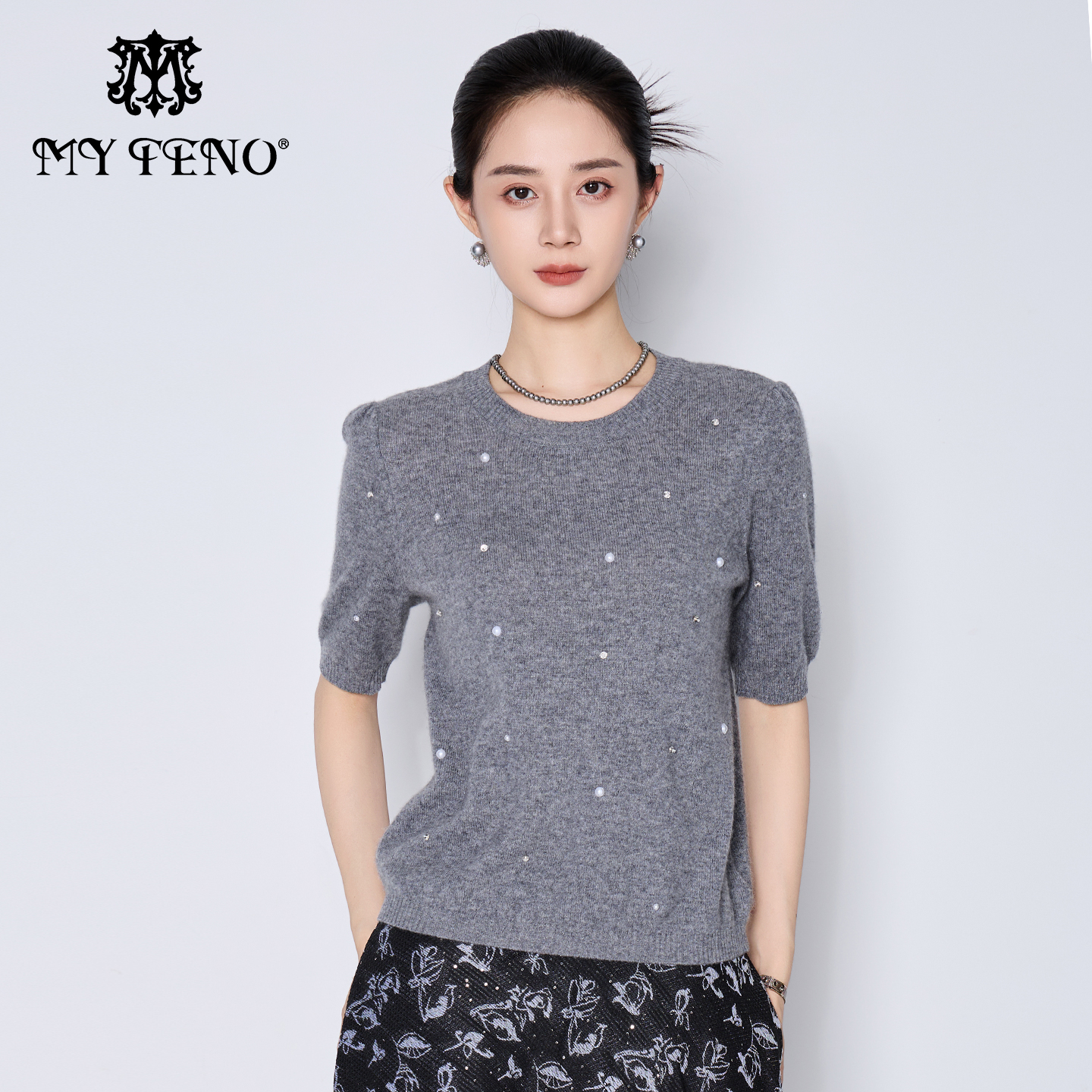 马天奴灰色圆领钉珠百搭针织衫