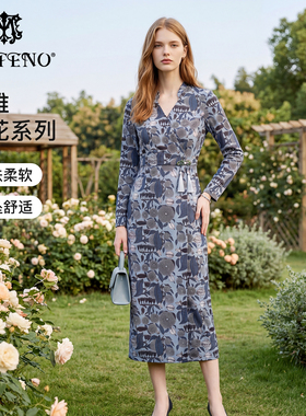 马天奴2025秋冬新款蓝色V型立领印花钉珠连衣裙子长袖修身长裙女