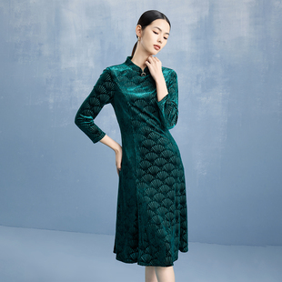 旗袍裙植绒气质女 连衣裙子新中式 马天奴春夏新款 绿色丝绒立领修身