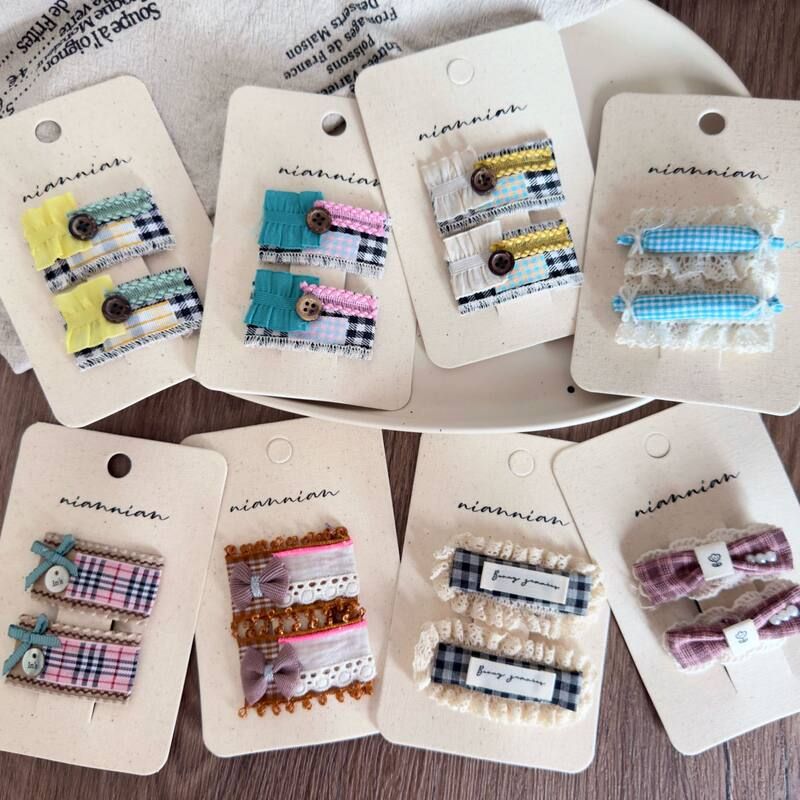 念念复古蕾丝格纹纽扣儿童发夹