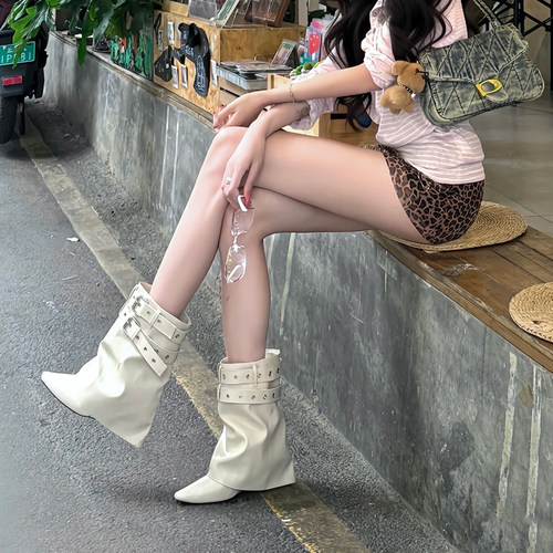 显腿长白色尖头短筒西部牛仔靴