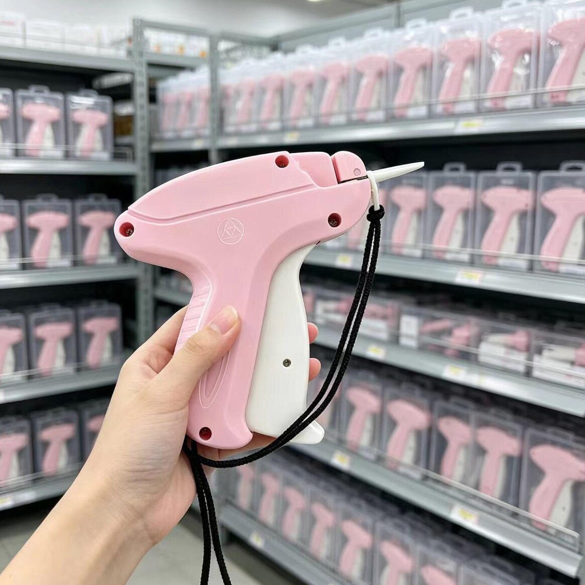 改衣服神器缝纫枪衣服缝合工具硅胶吊牌枪无针卡扣无痕被子固定器