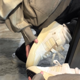 林阿一2025新款小白鞋女生百搭韩系休闲小众ins复古潮鞋chic板鞋