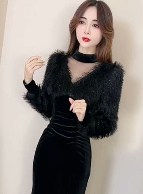名媛风气质洋气毛绒拼接绒面挂脖V领连衣裙女中长款抽褶鱼尾裙潮